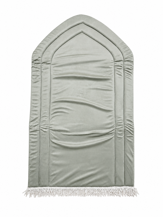 Green pistachio prayer rug (mihrab design)