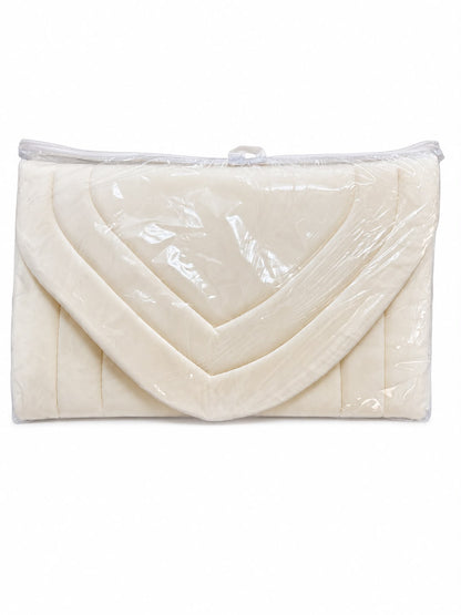 Foam-padded white prayer rug (mihrab design) –  (Width: 62 cm, Length: 115 cm)